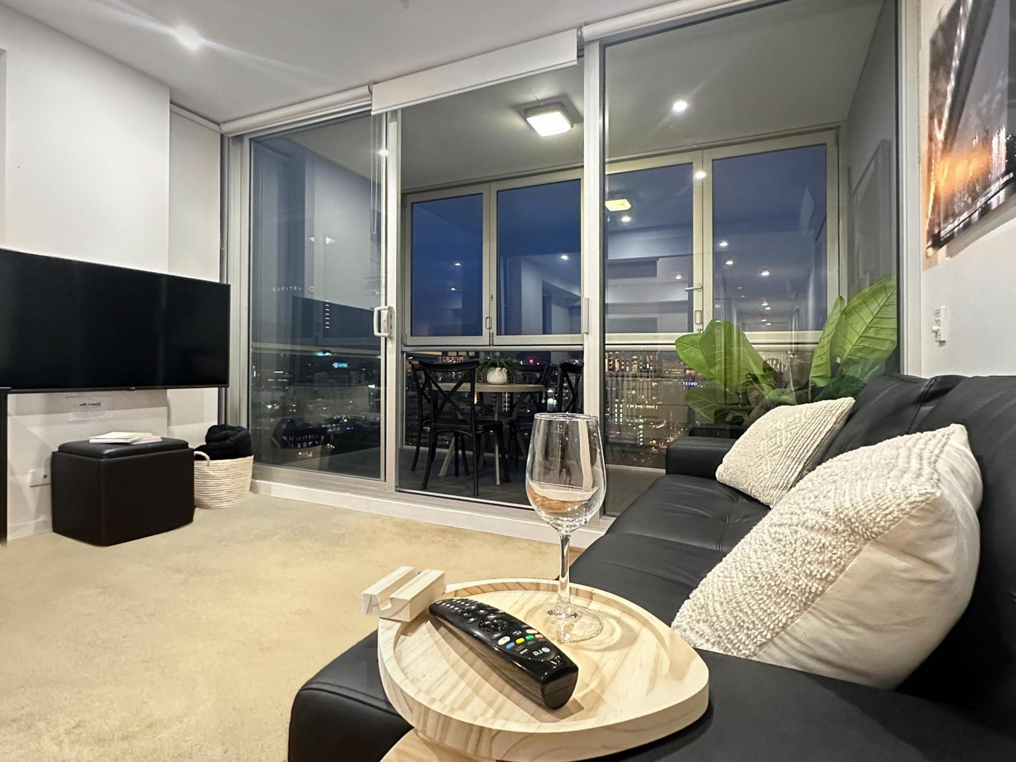 Sky View Apartment Cbd Skyline 2Br Apartment Balcony Spa Access Sleeps 6 Adelaide Ngoại thất bức ảnh